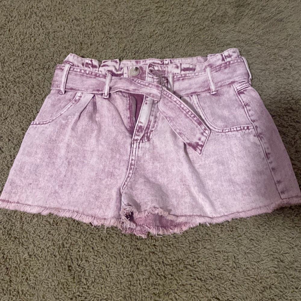 pink shorts